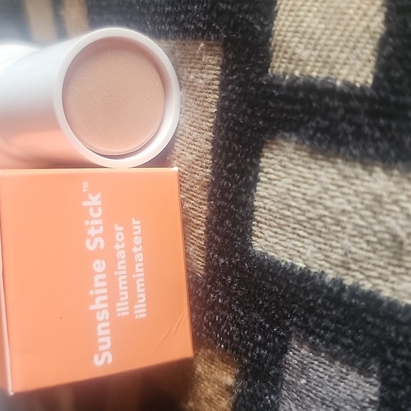 Tarte sunshine stick illuminator - Picture 3 of 3